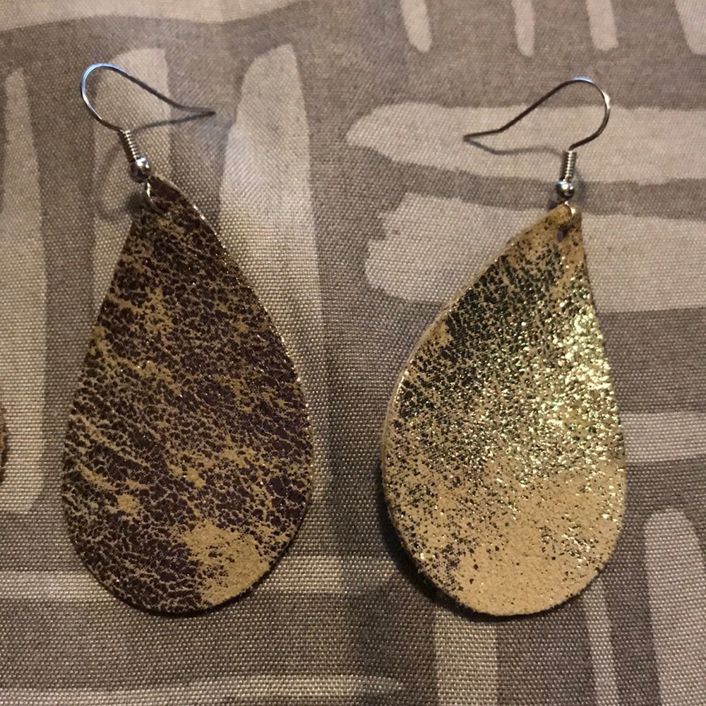 Leather earrings